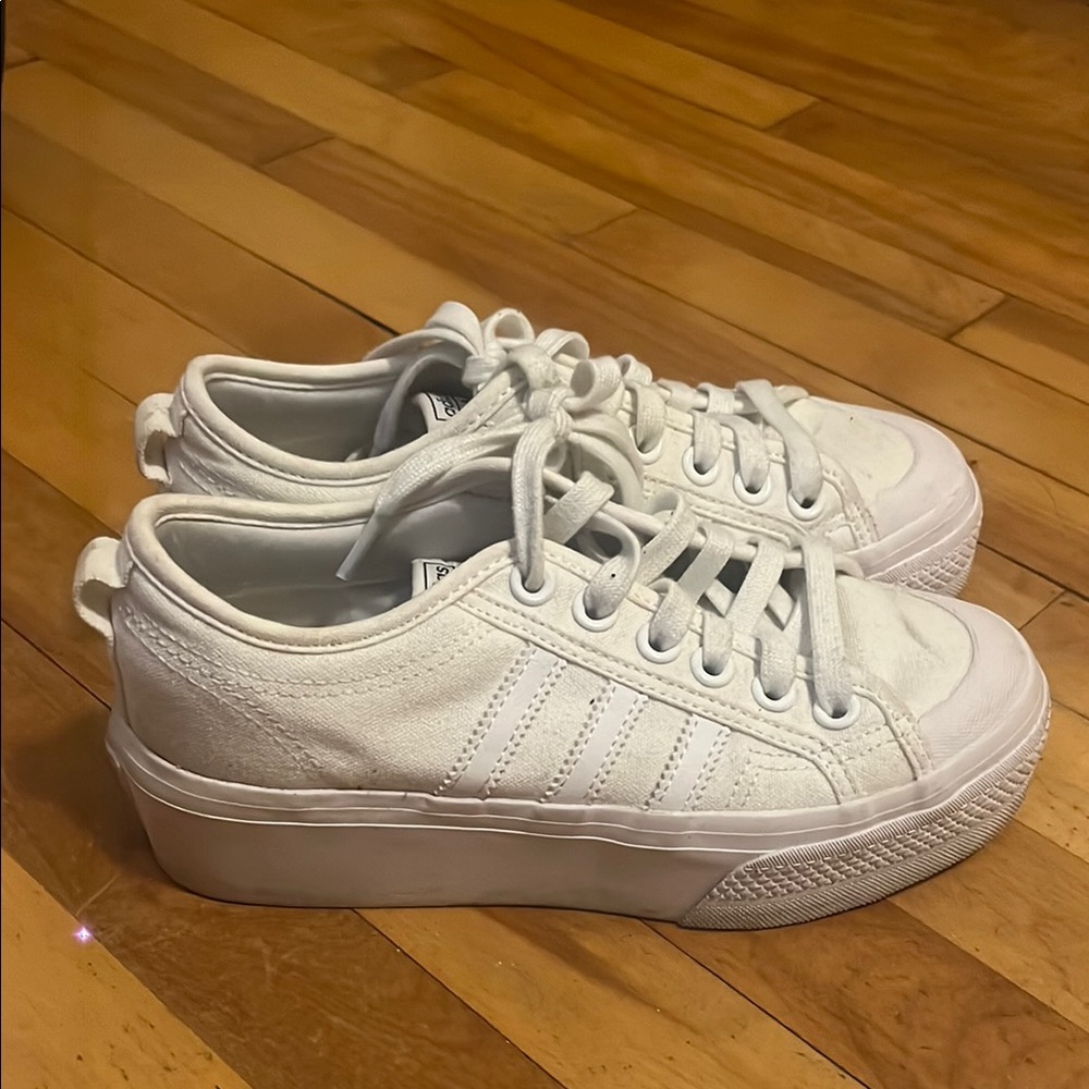 Adidas Originals White Sneakers Minimalist Low-Top